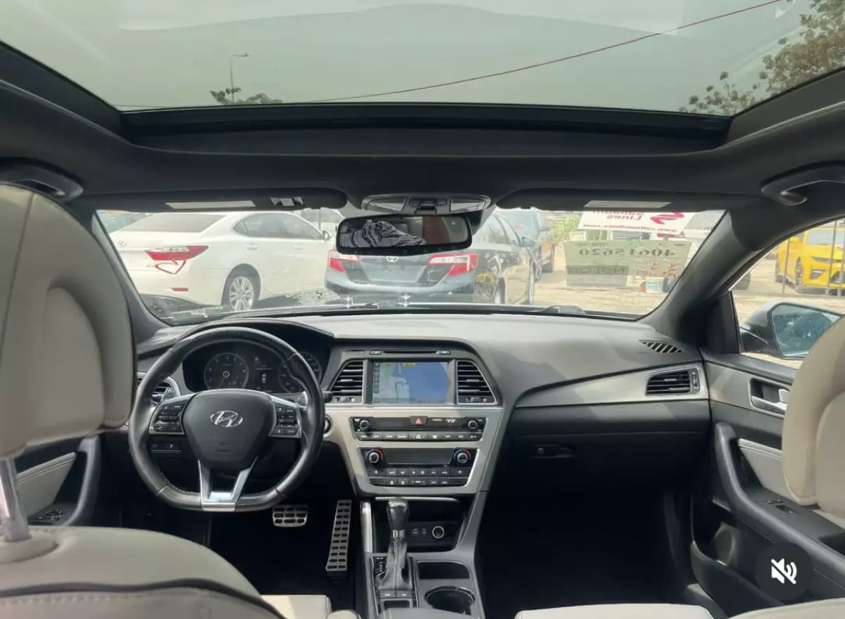 interiorFront