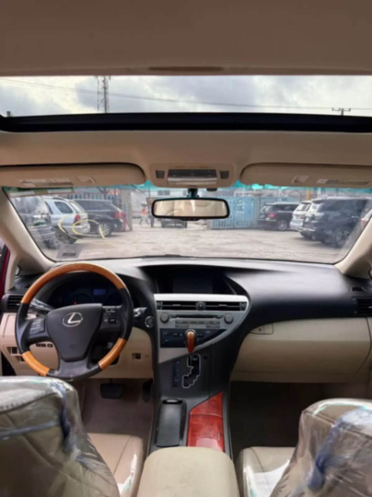 interiorFront