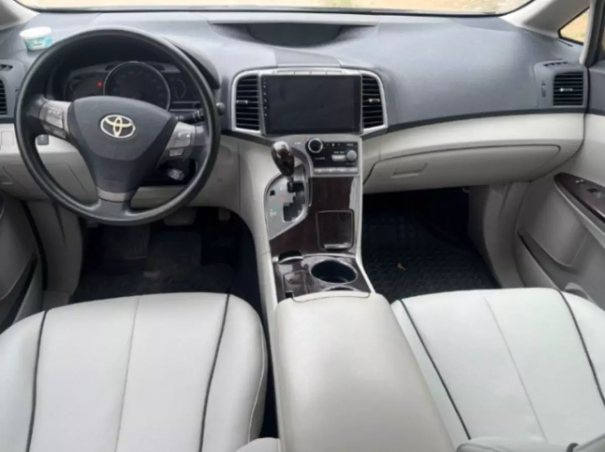 interiorFront