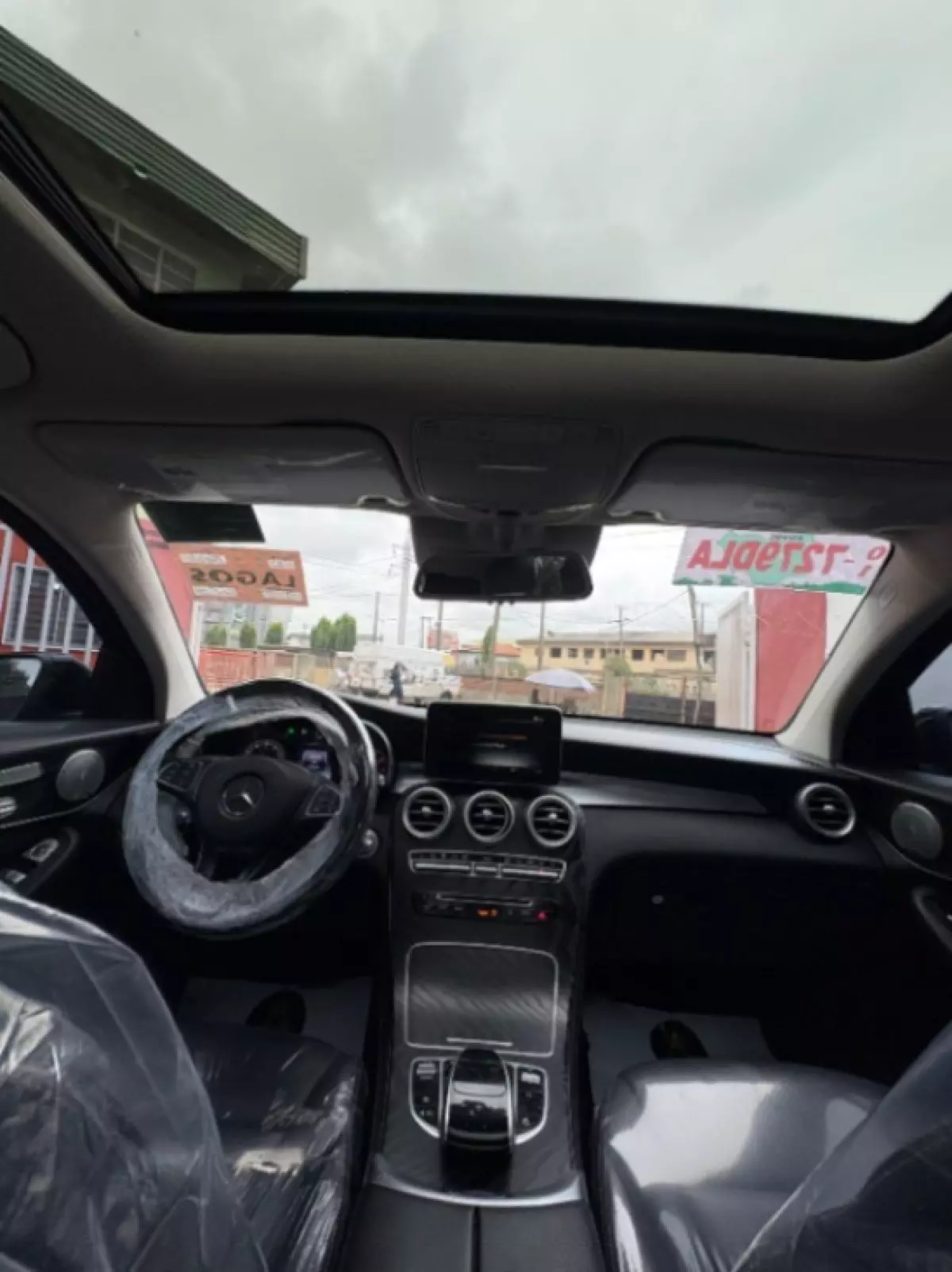 interiorFront
