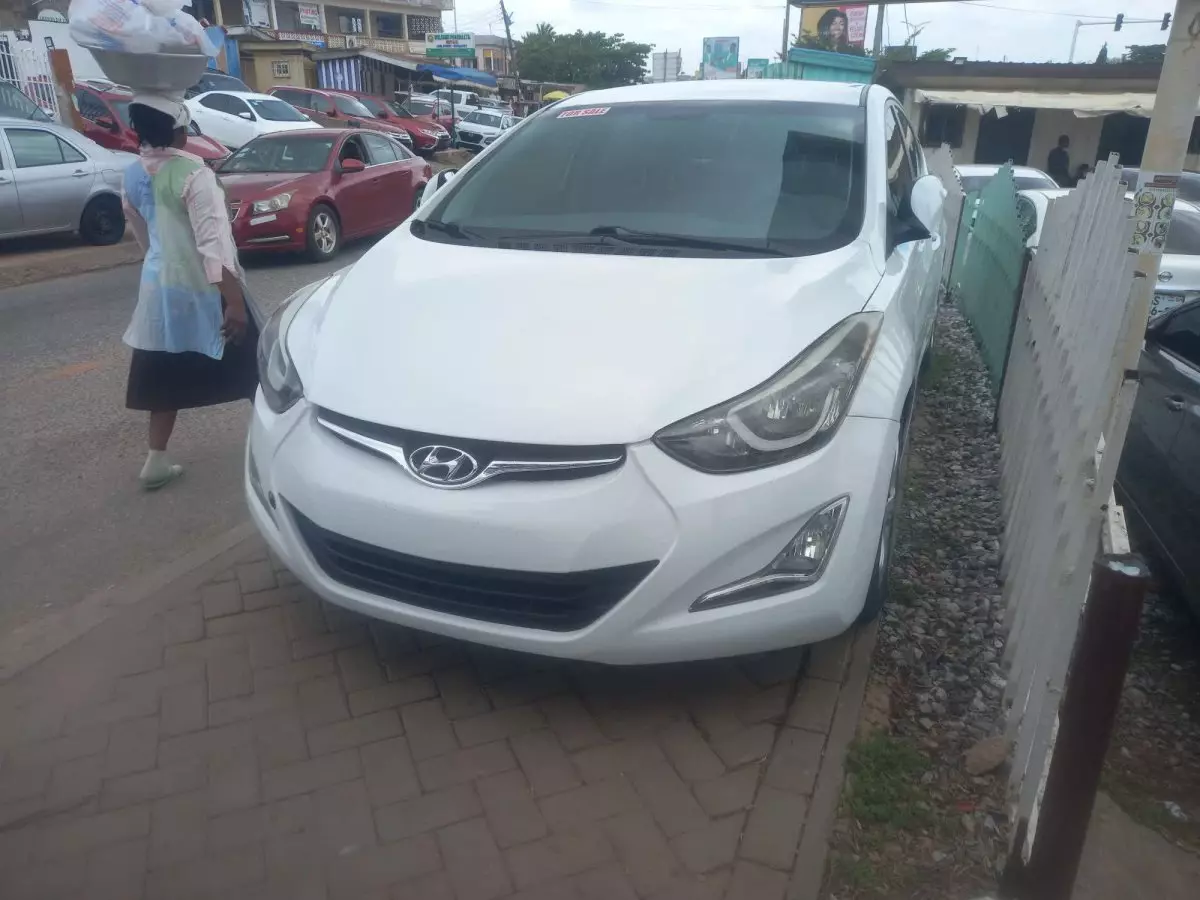 Hyundai Elantra - 2013