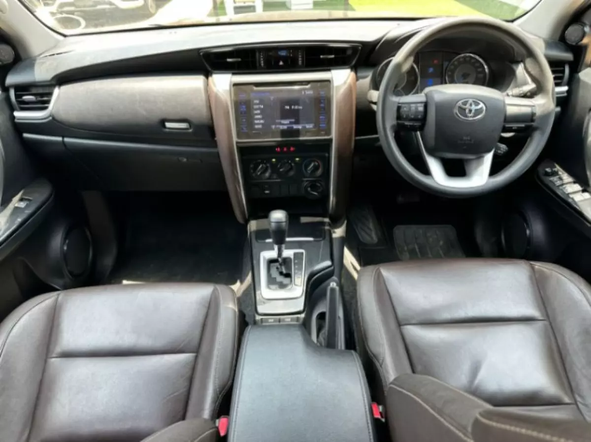 interiorFront