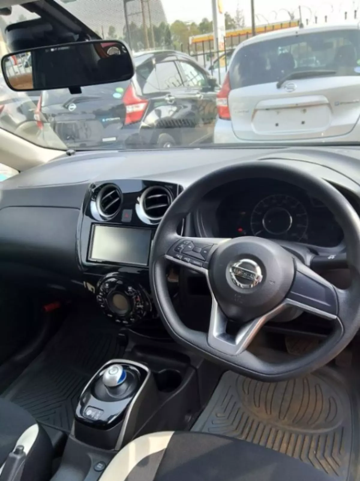 interiorFront