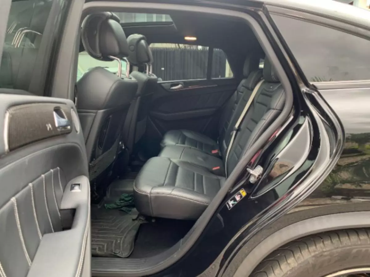 interiorBack