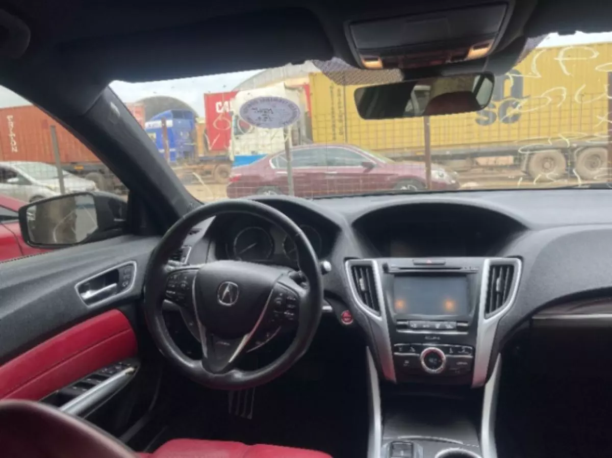 interiorFront