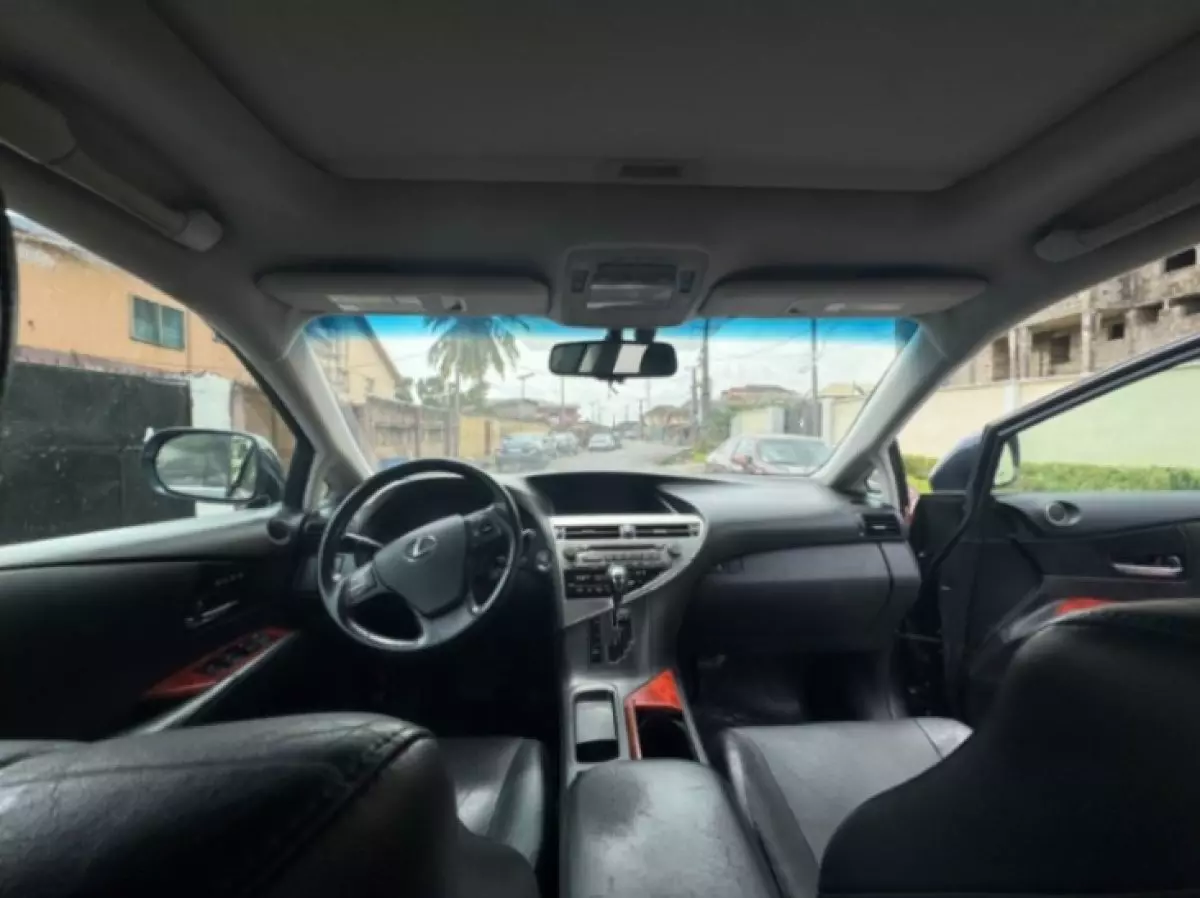 interiorFront