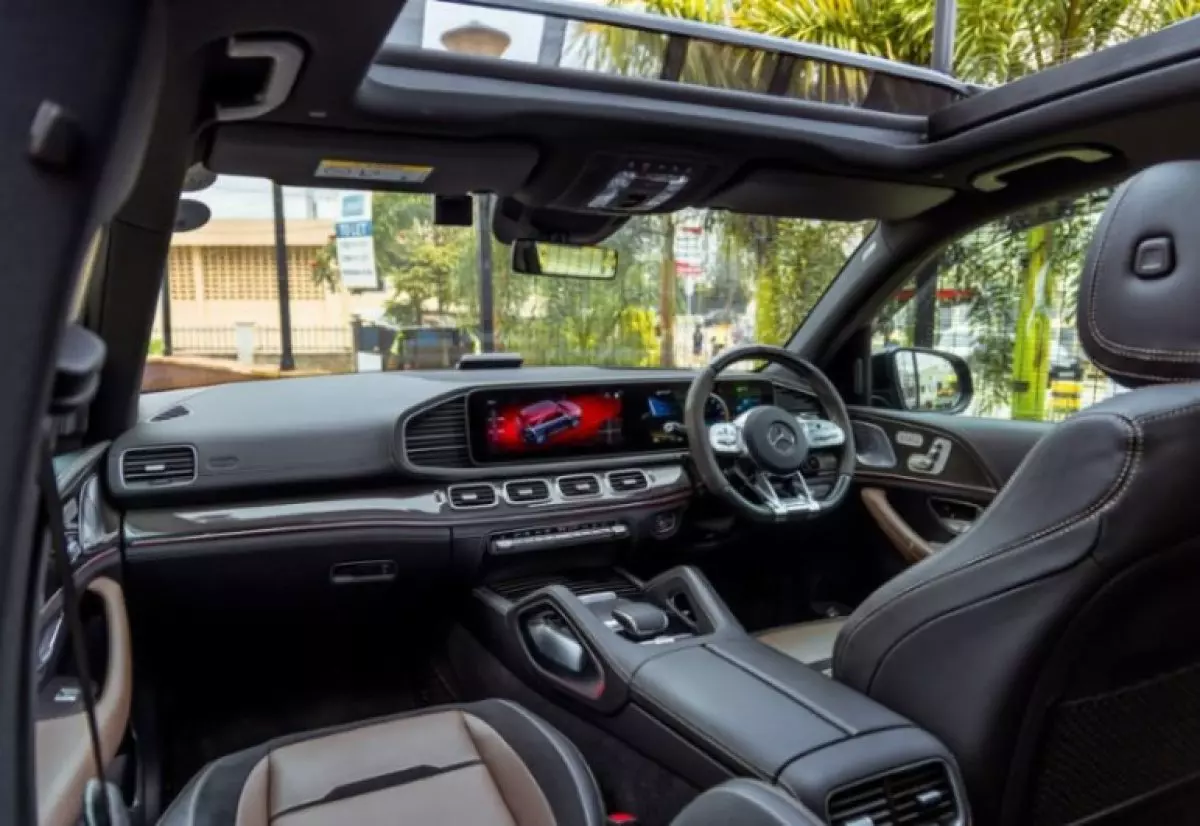 interiorFront
