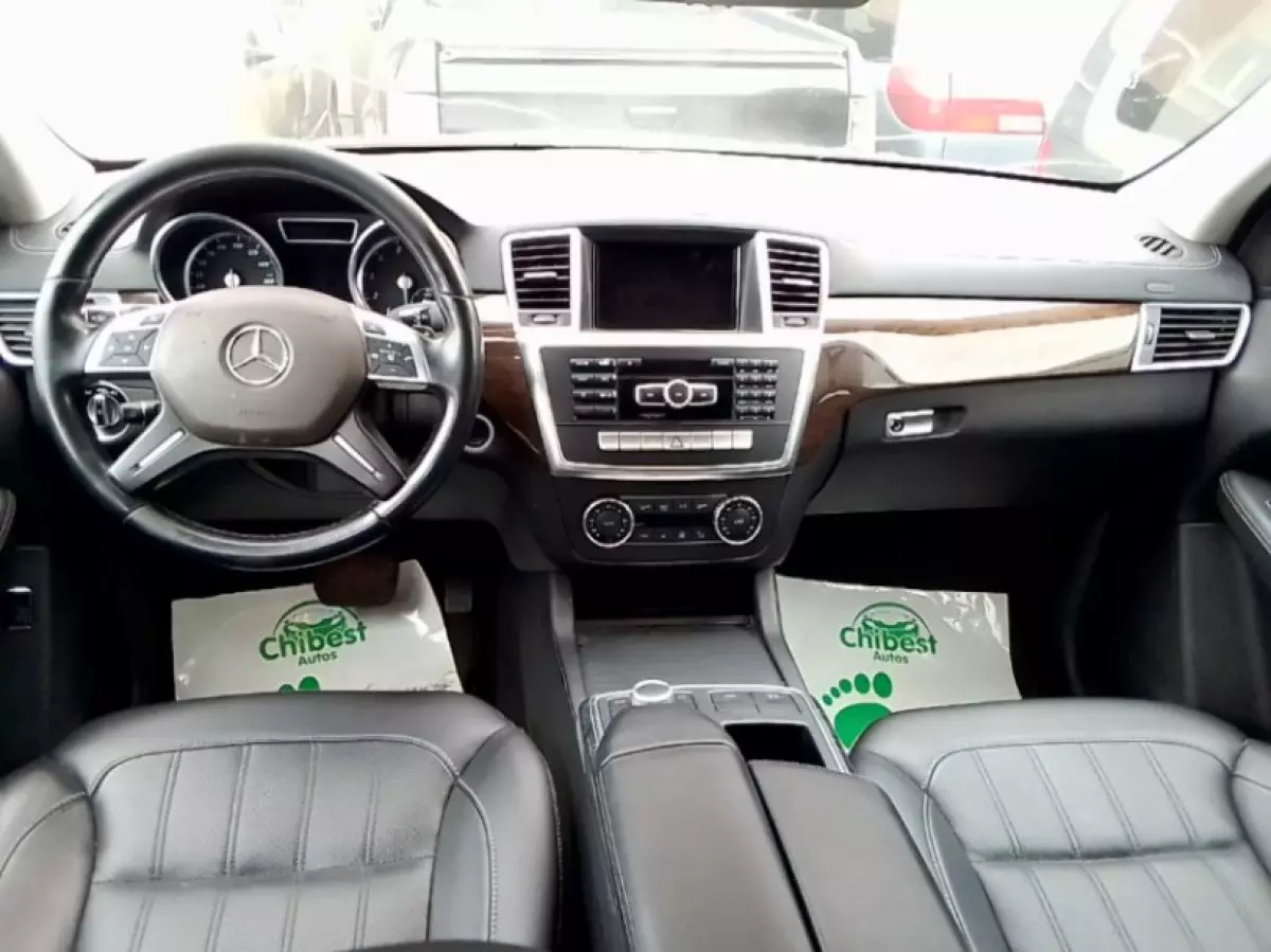 interiorFront