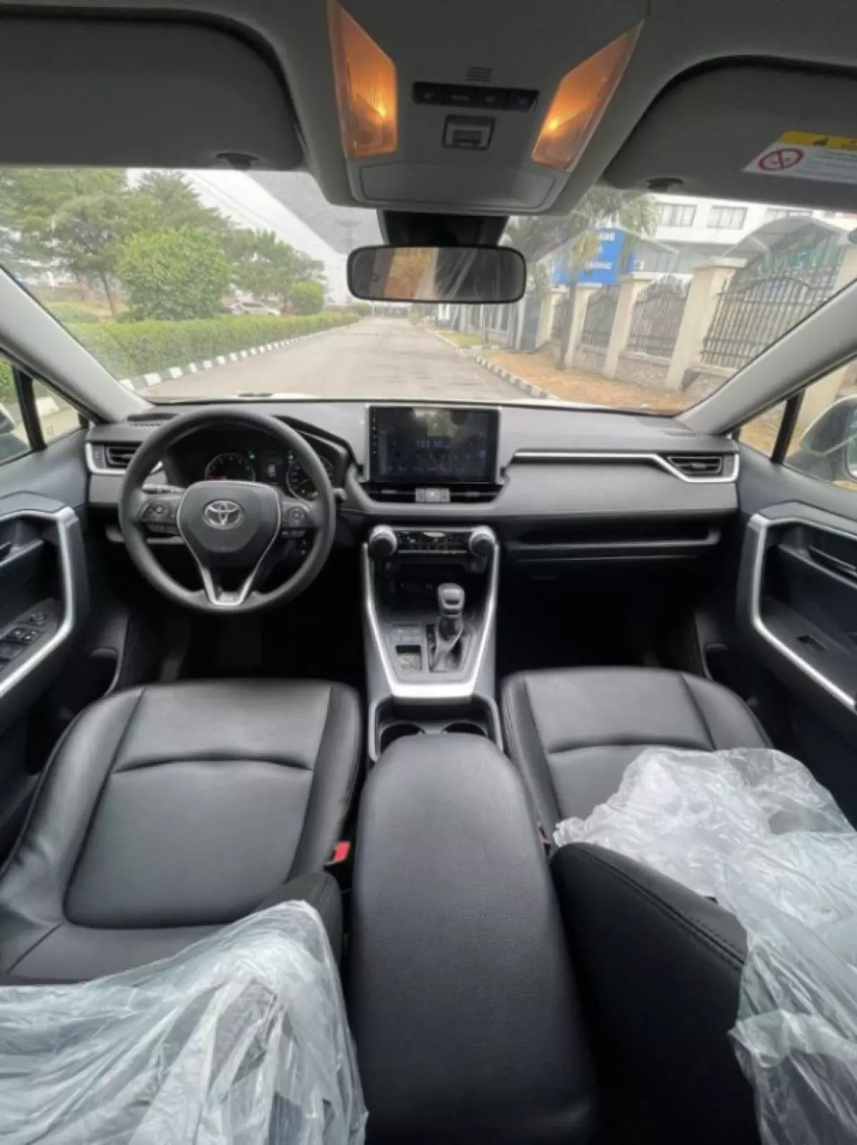 interiorFront