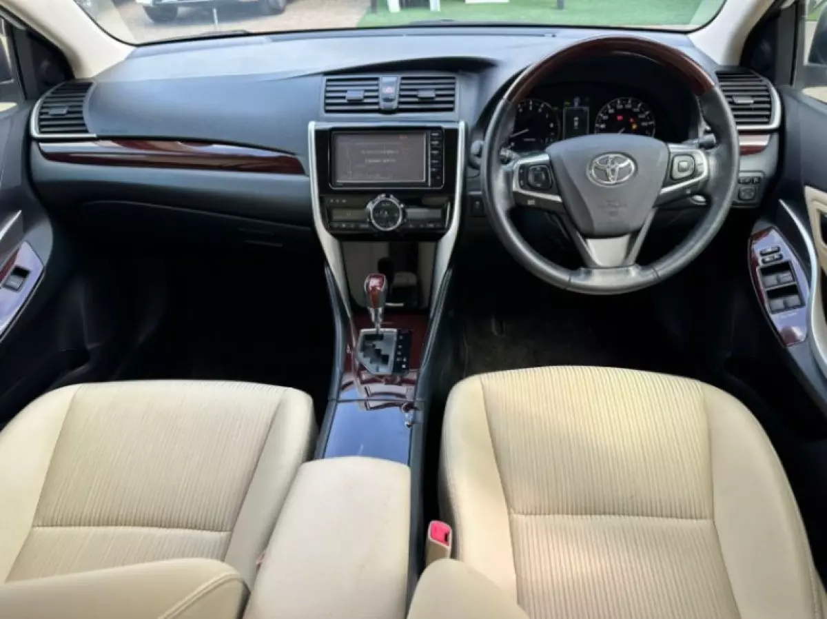 interiorFront