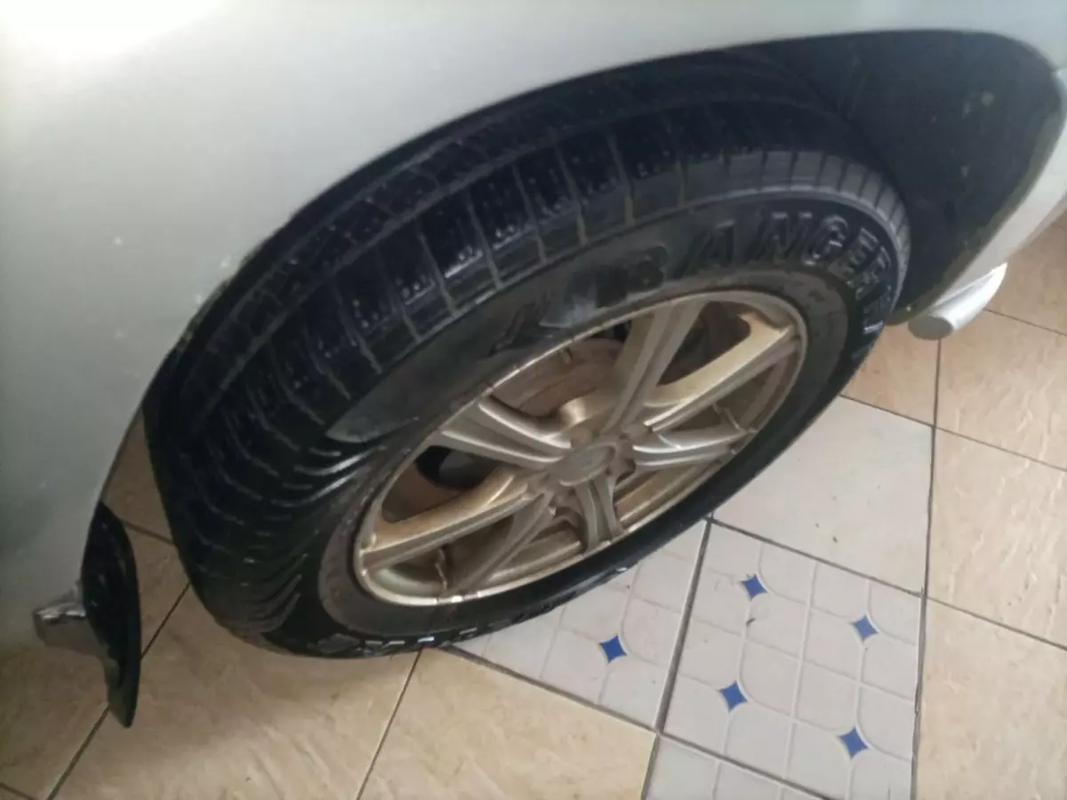 tyre1