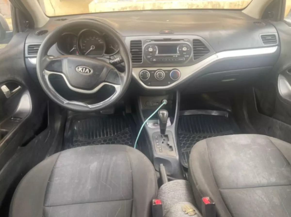 interiorFront