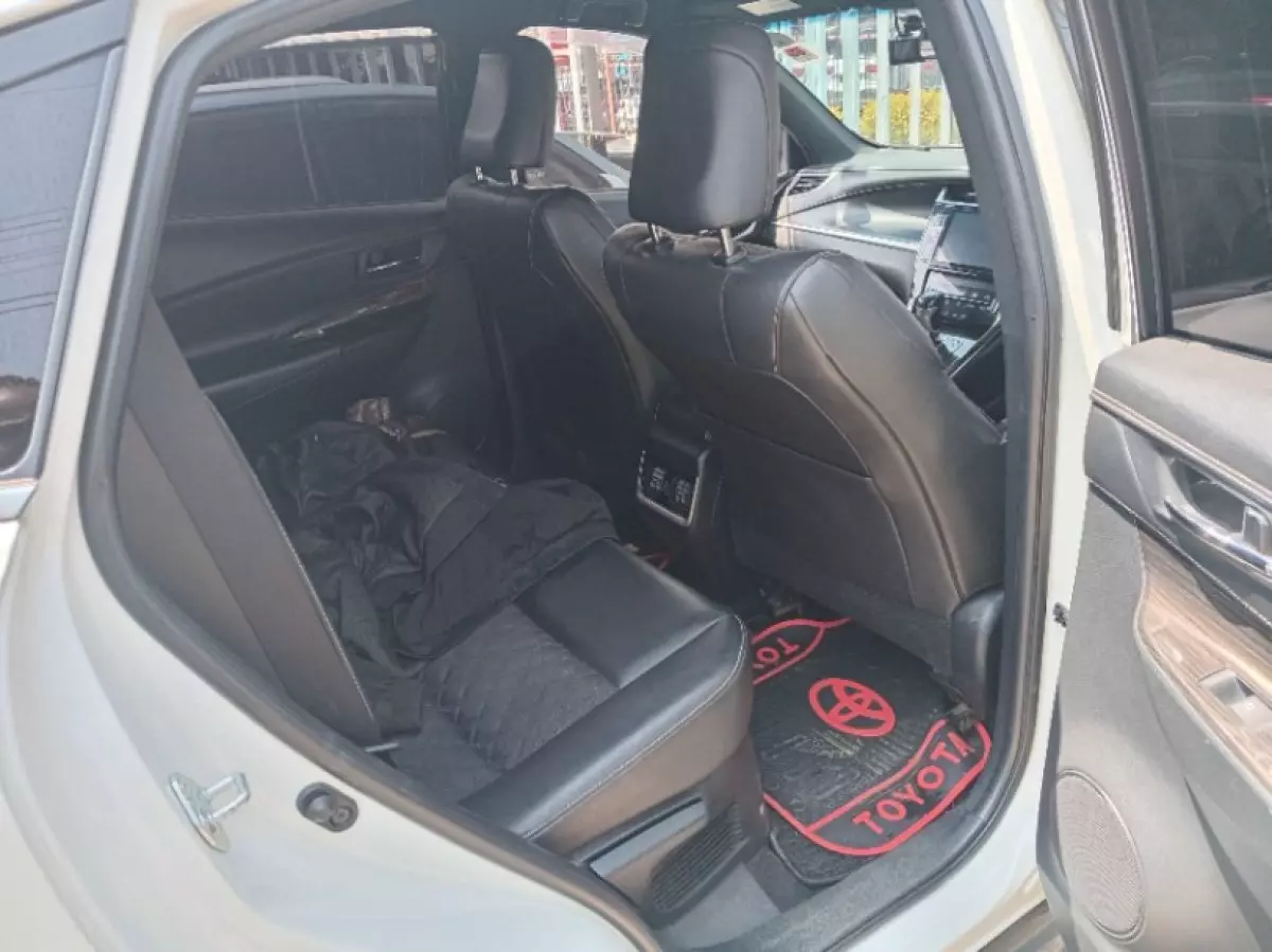 interiorBack