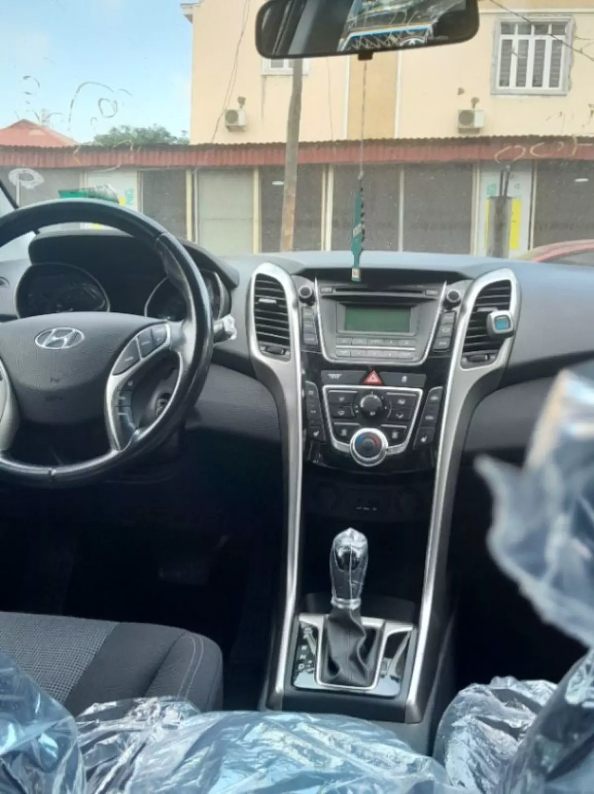 interiorFront