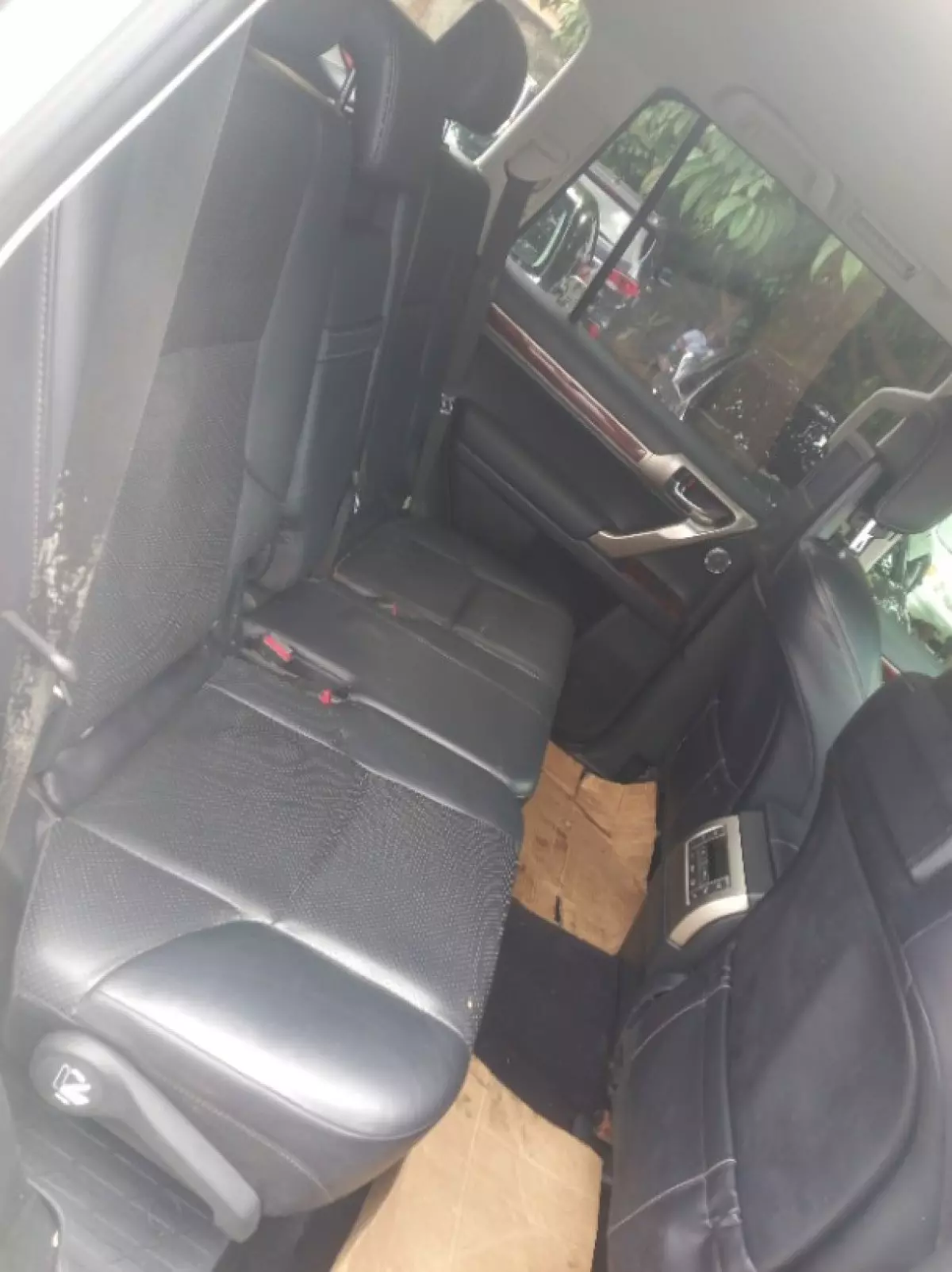 interiorBack