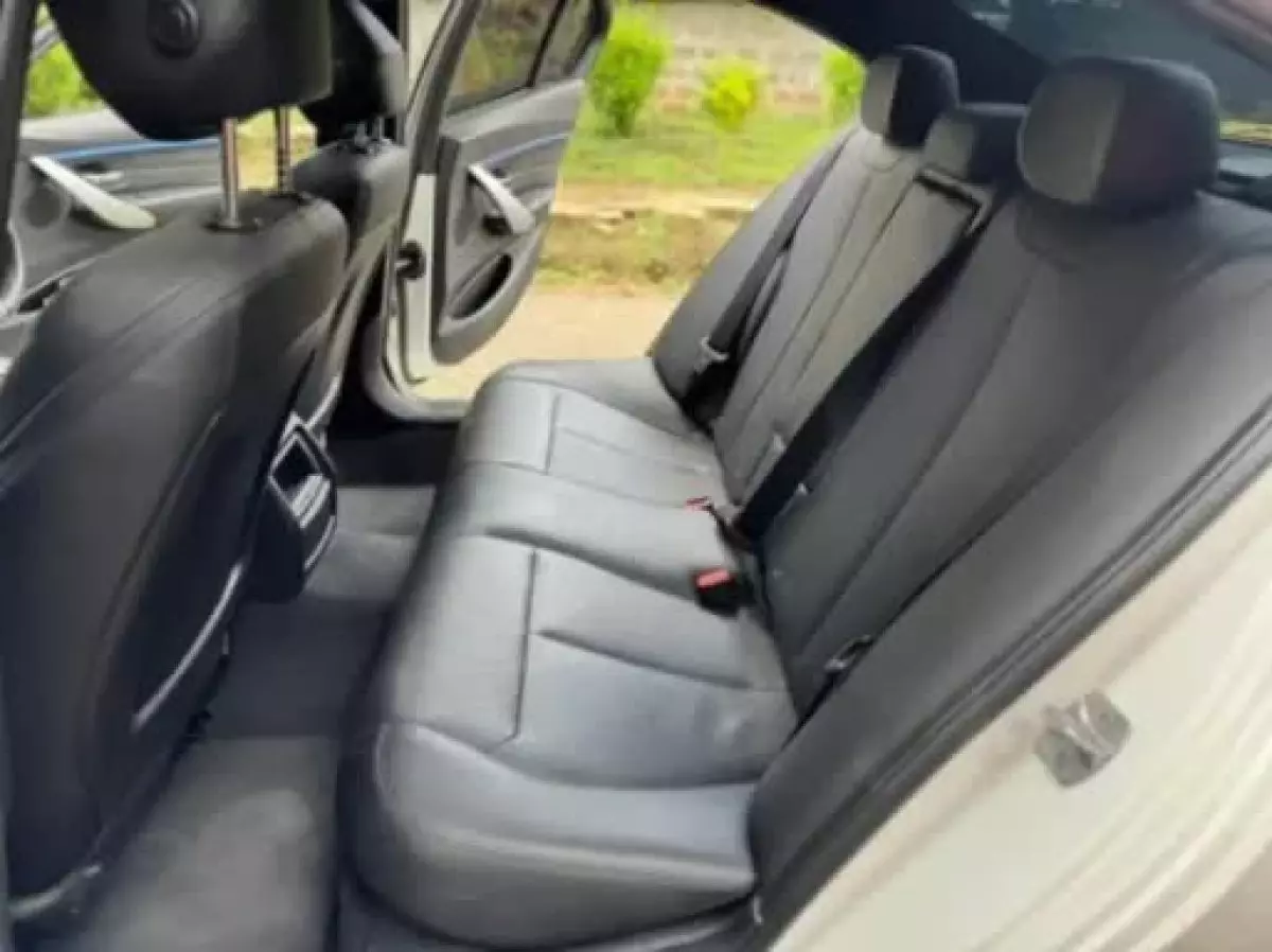 interiorBack