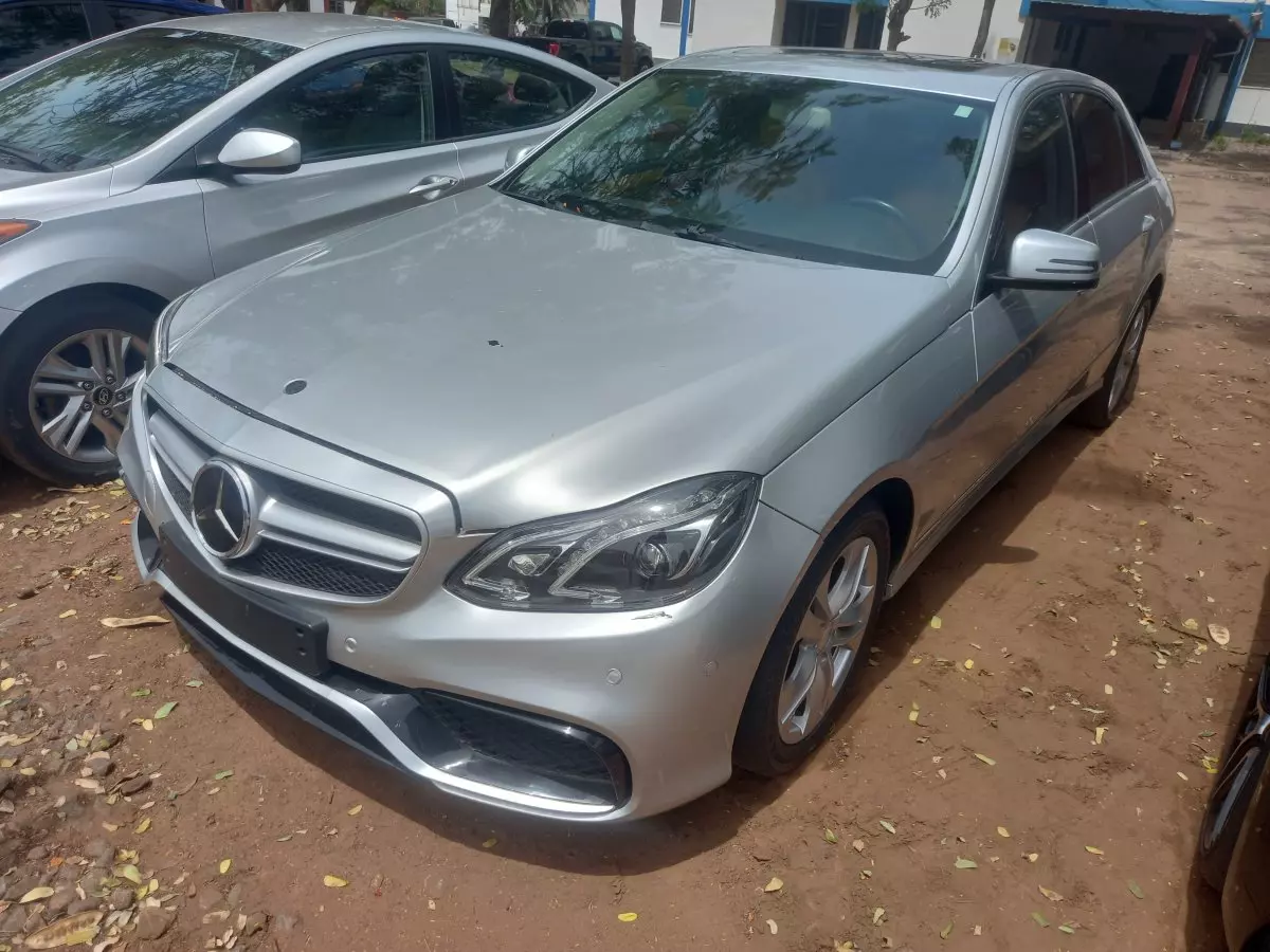 Mercedes-Benz E 350 - 2012