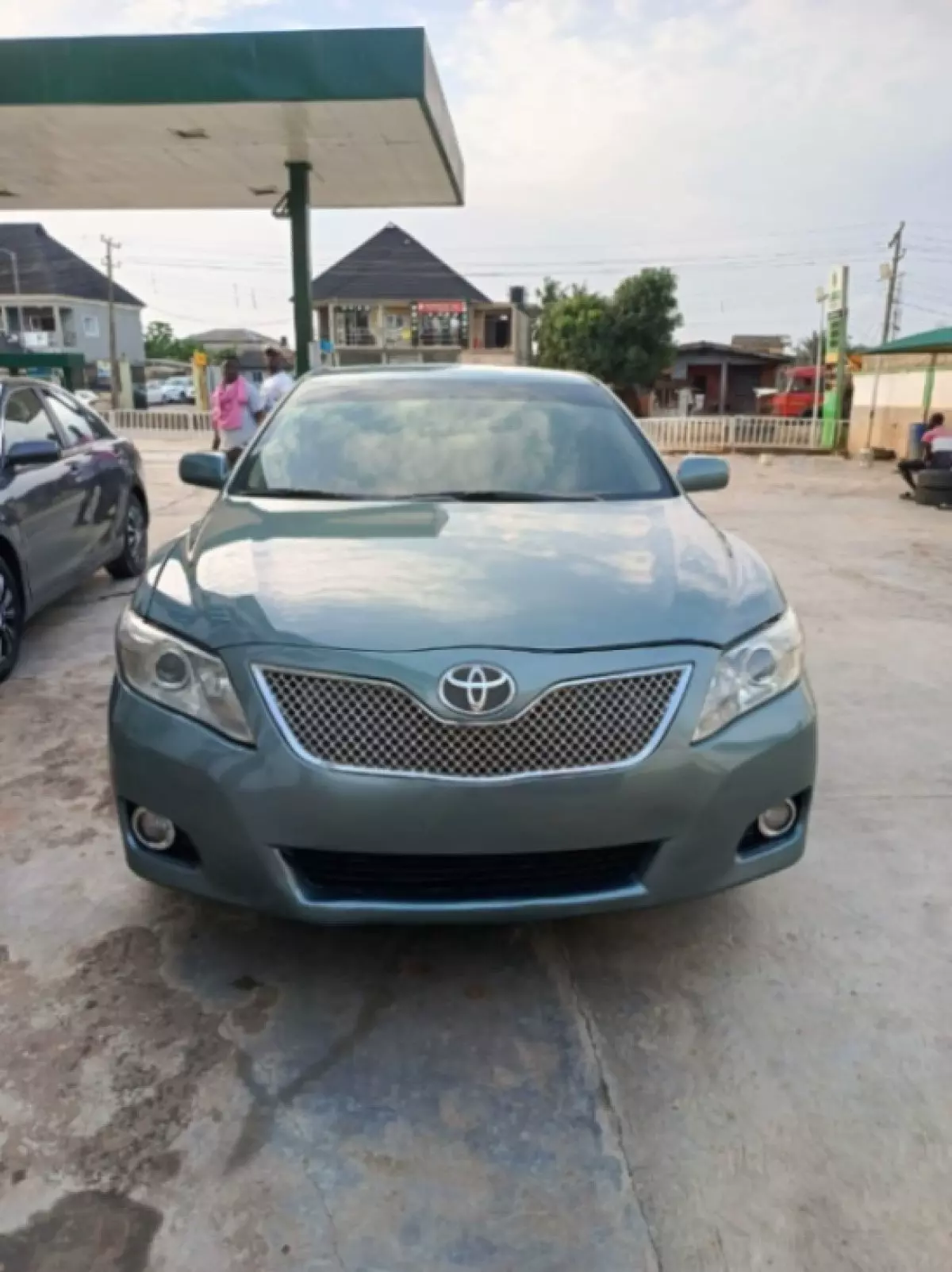 Toyota Camry - 2010