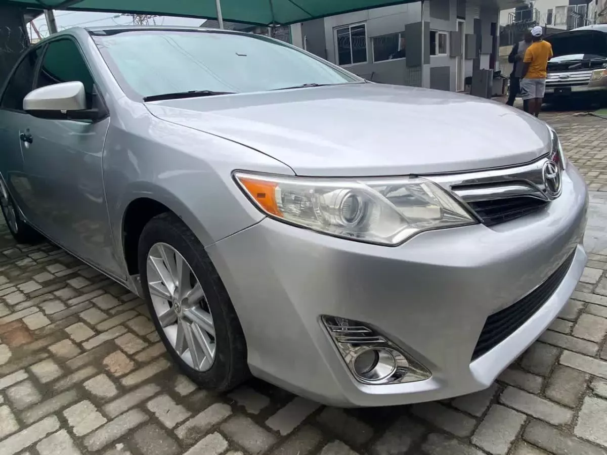 Toyota Camry - 2012