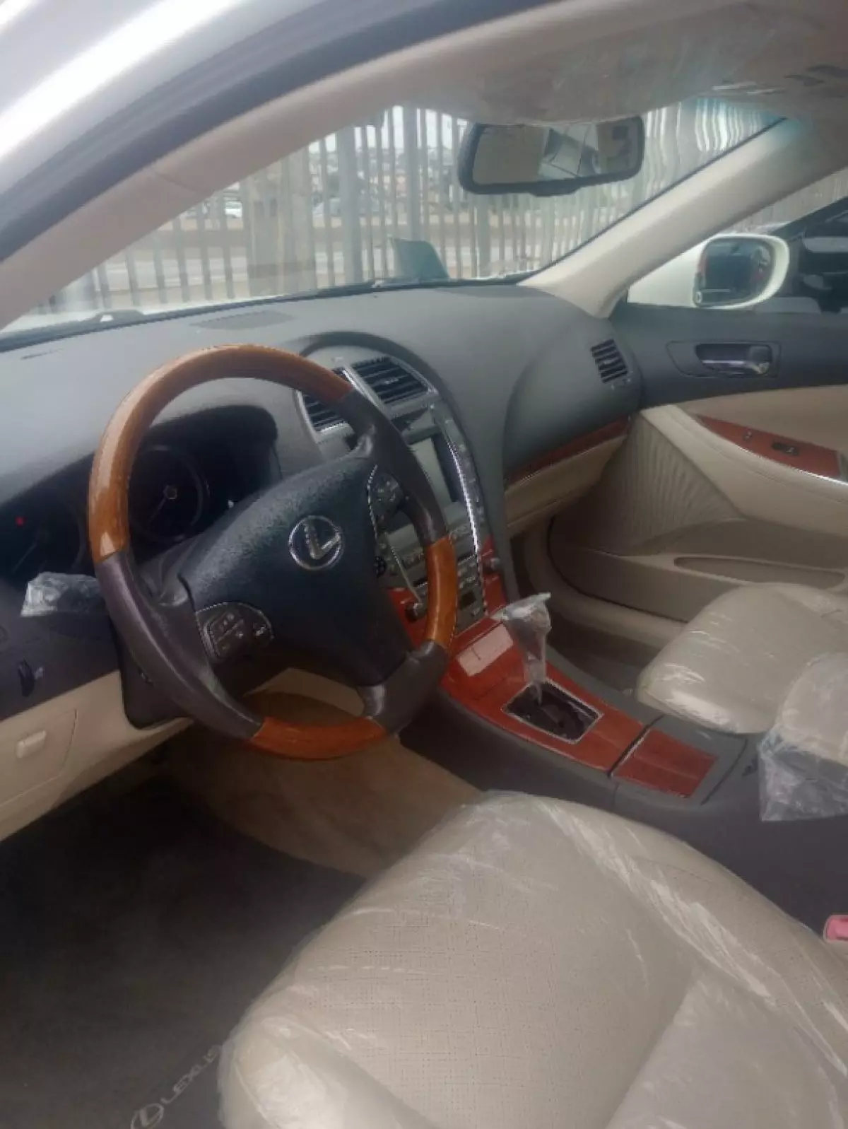 interiorFront