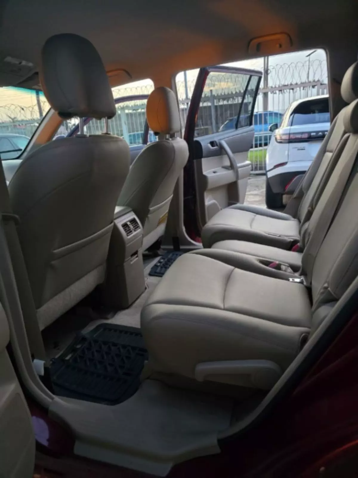 interiorBack