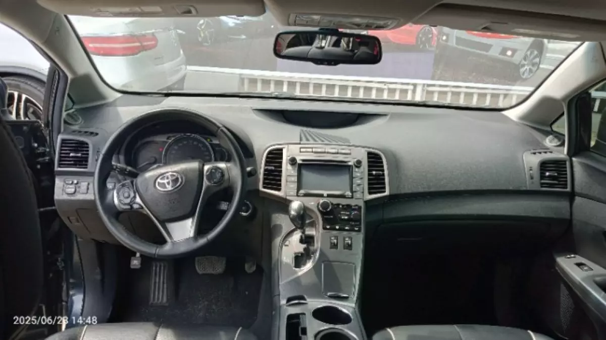 interiorFront