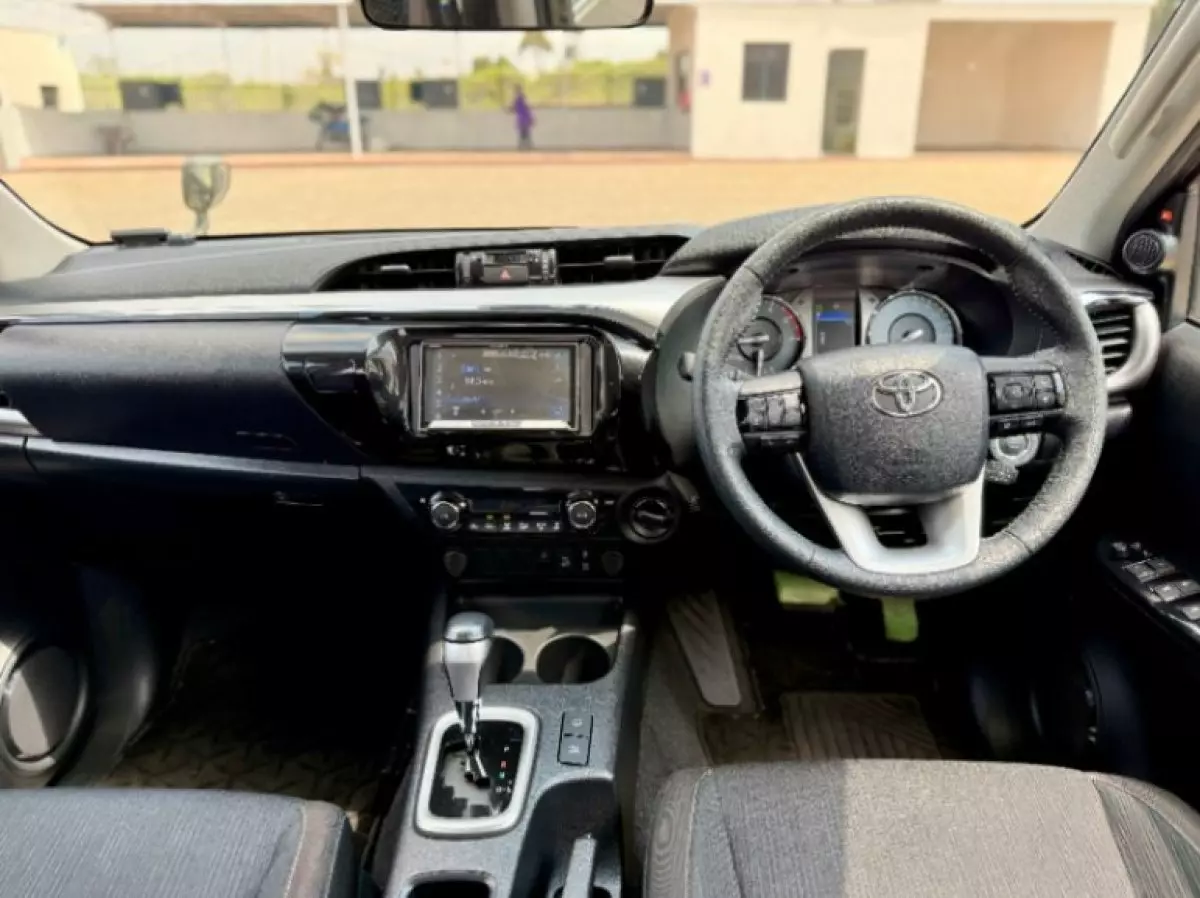 interiorFront