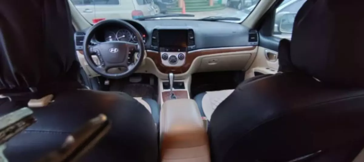 interiorFront