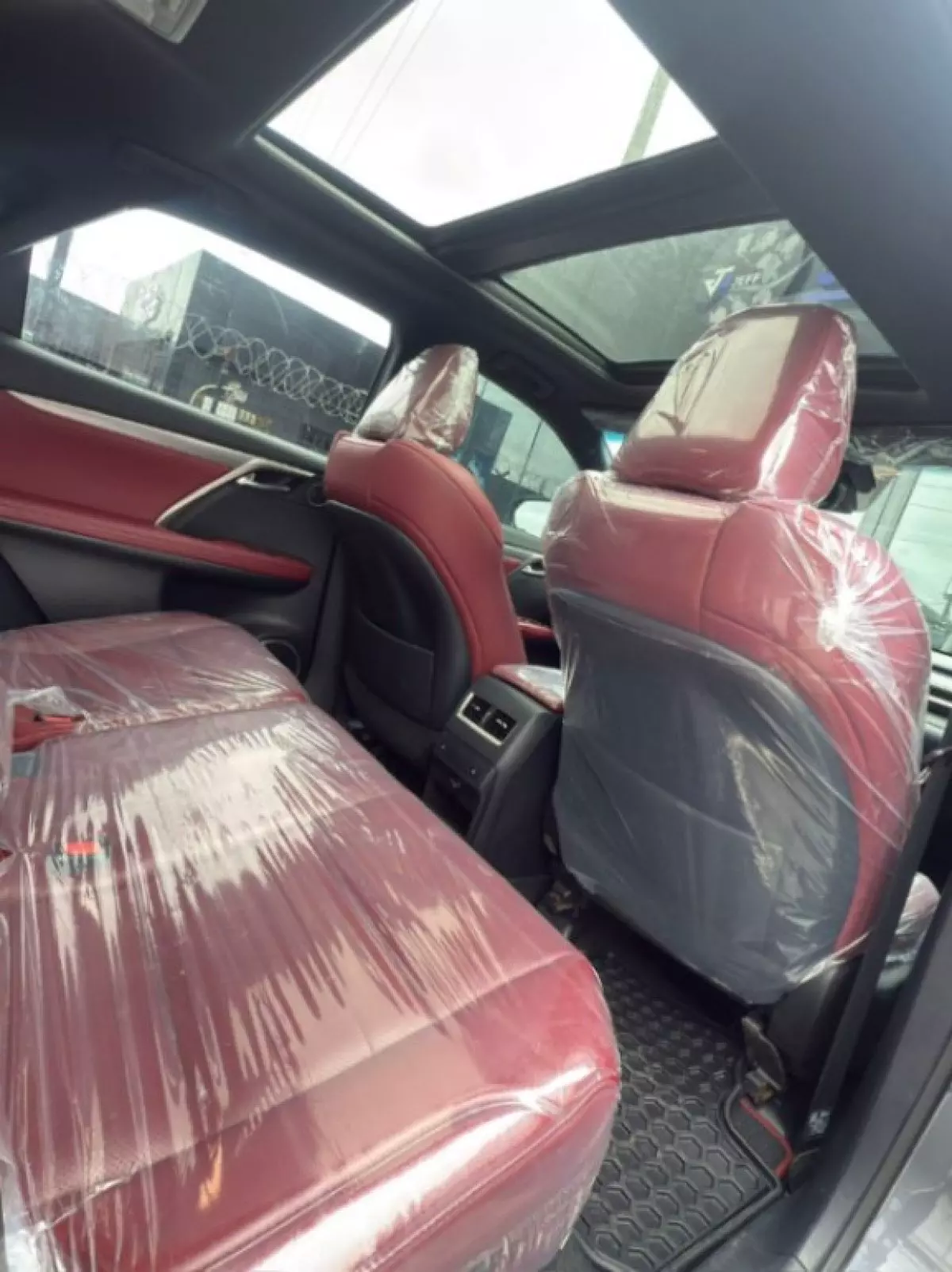 interiorBack