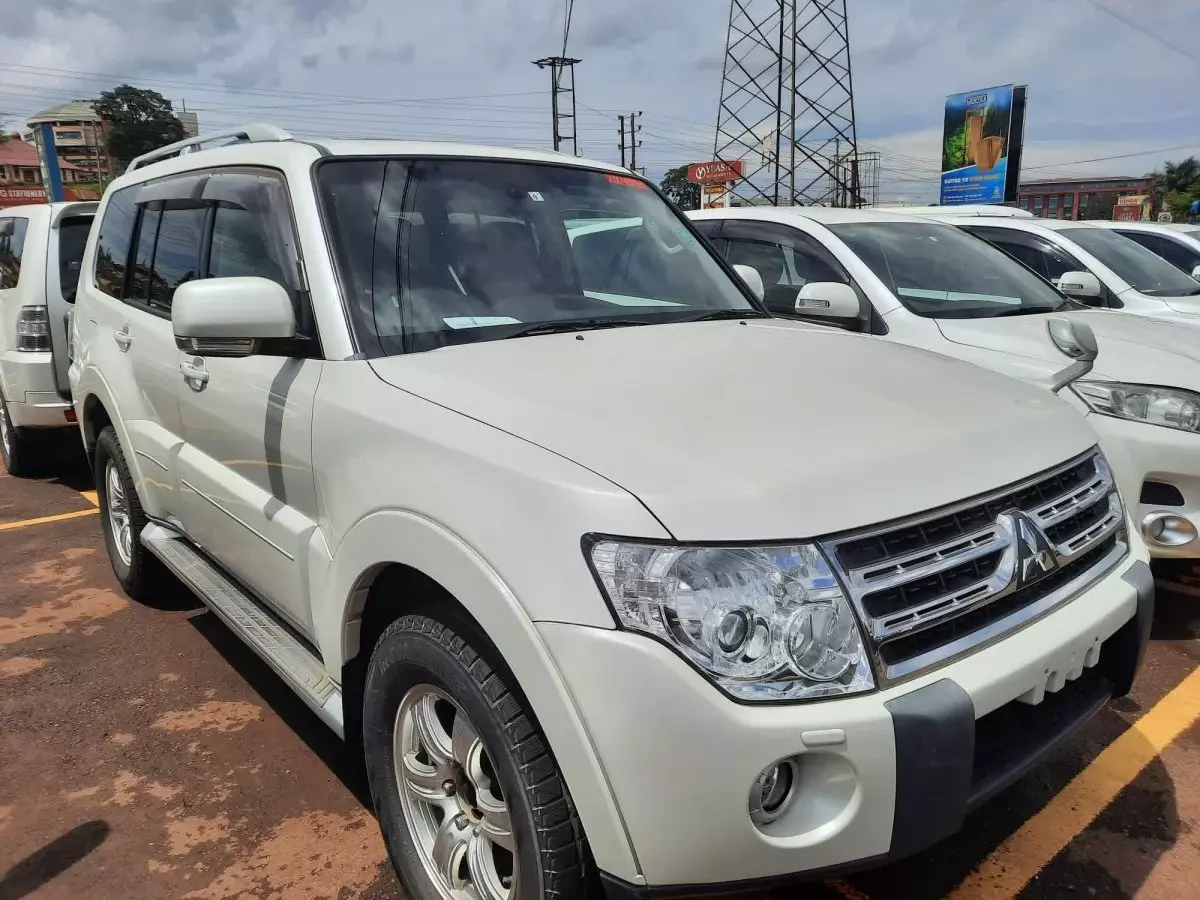 Mitsubishi Pajero - 2009