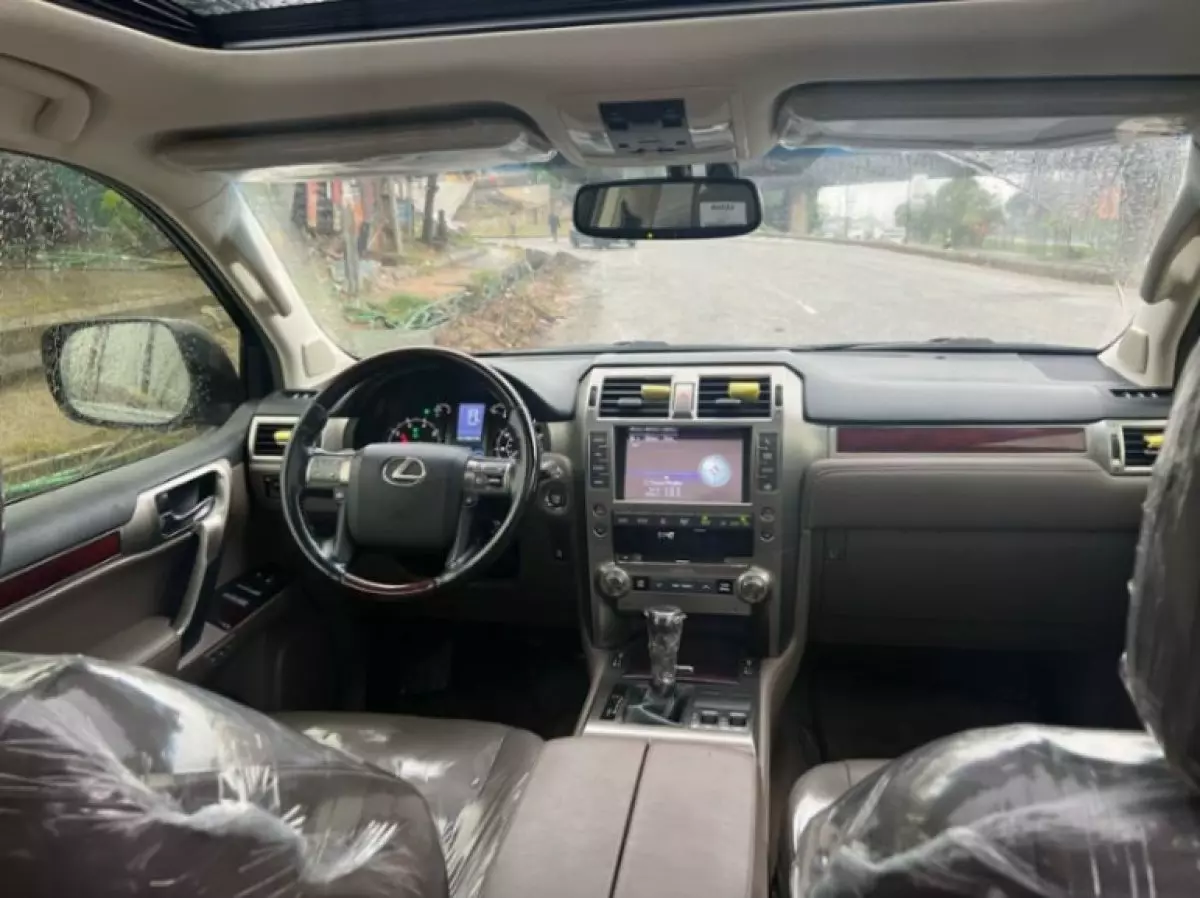 interiorFront