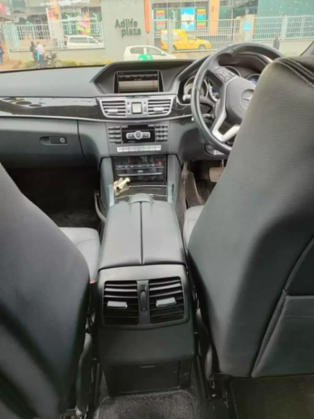 interiorFront