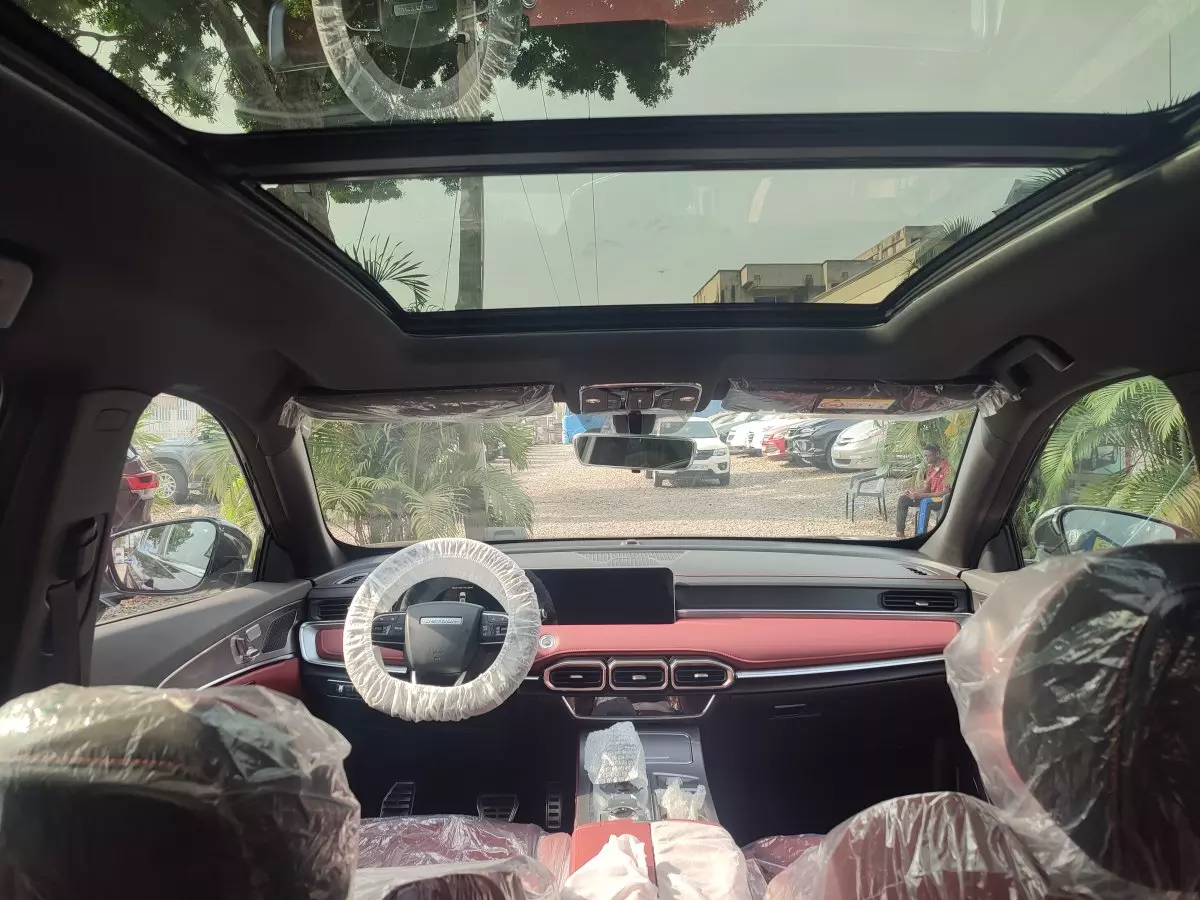 interiorFront