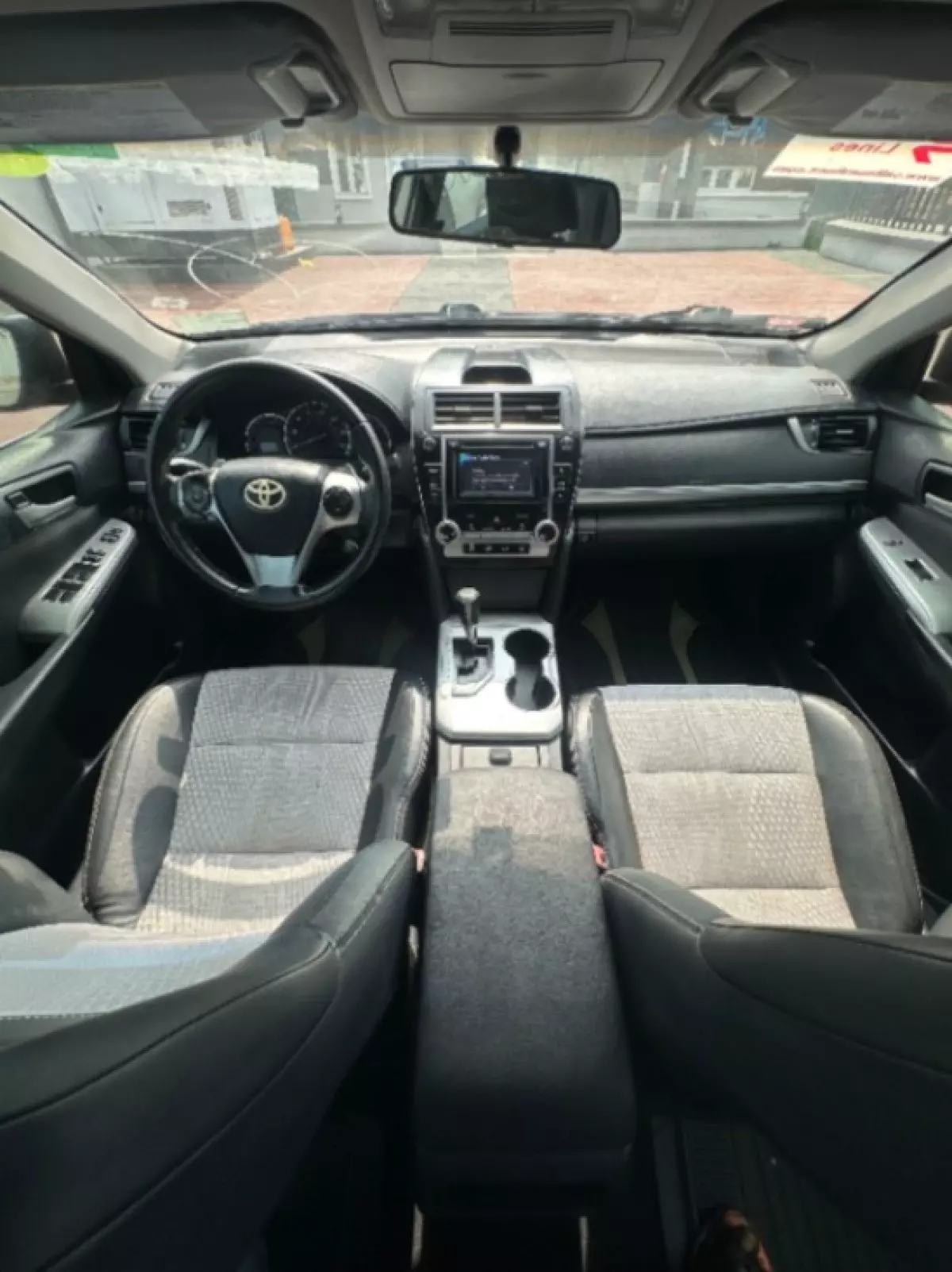 interiorFront