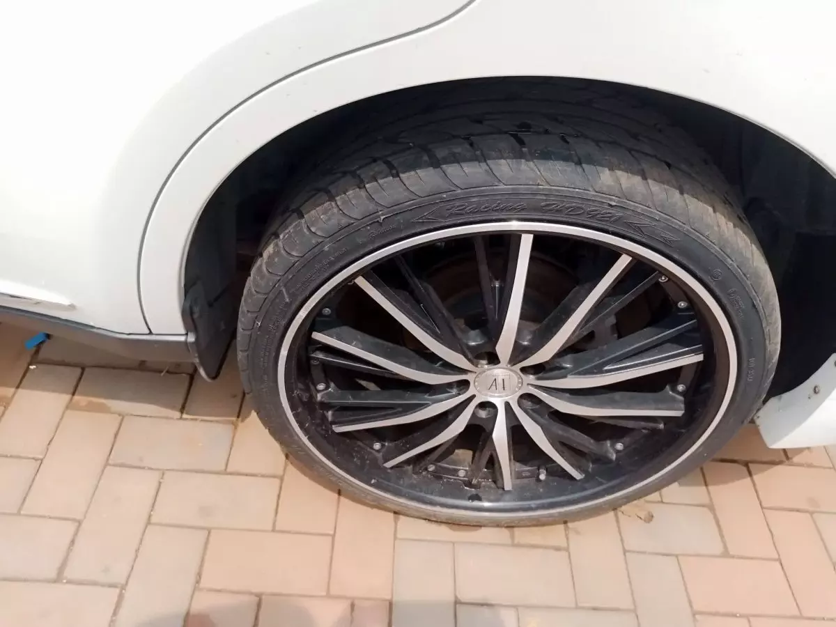 tyre1