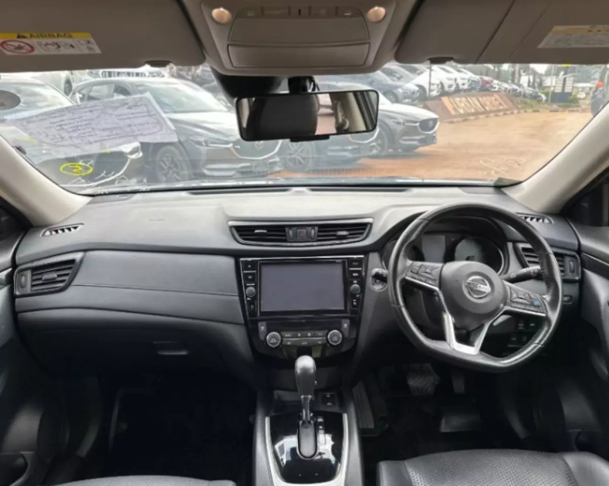 interiorFront