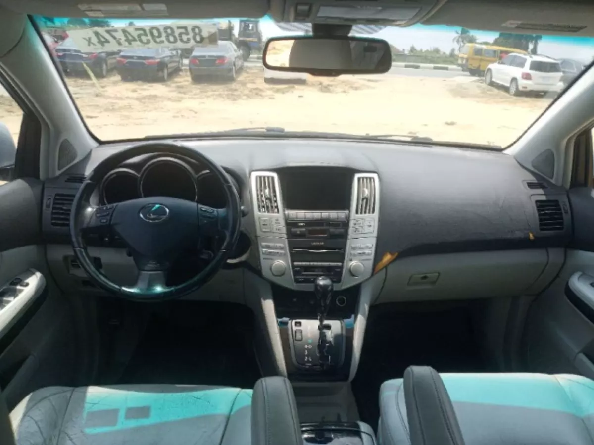 interiorFront