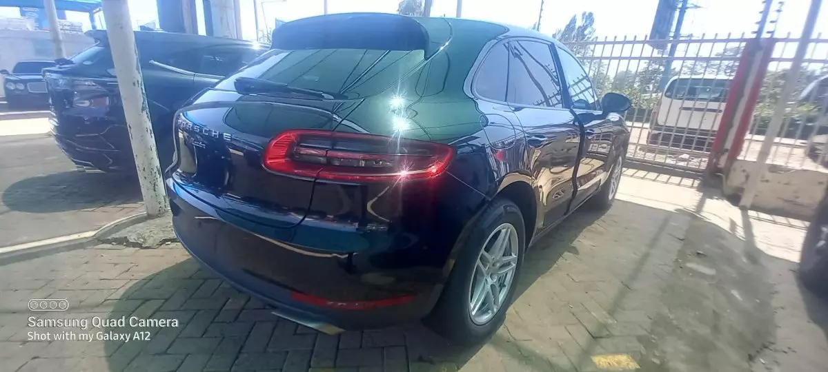 car Right Back