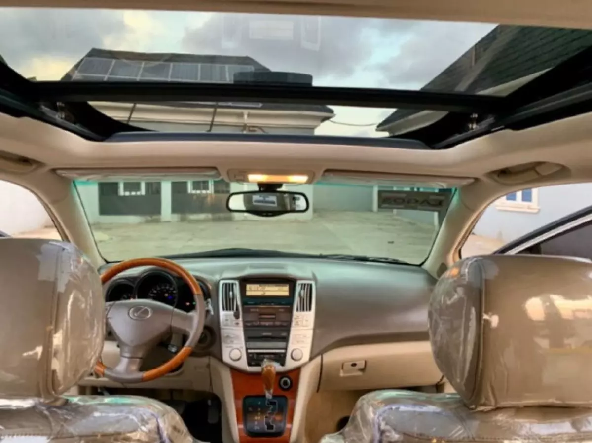 interiorFront