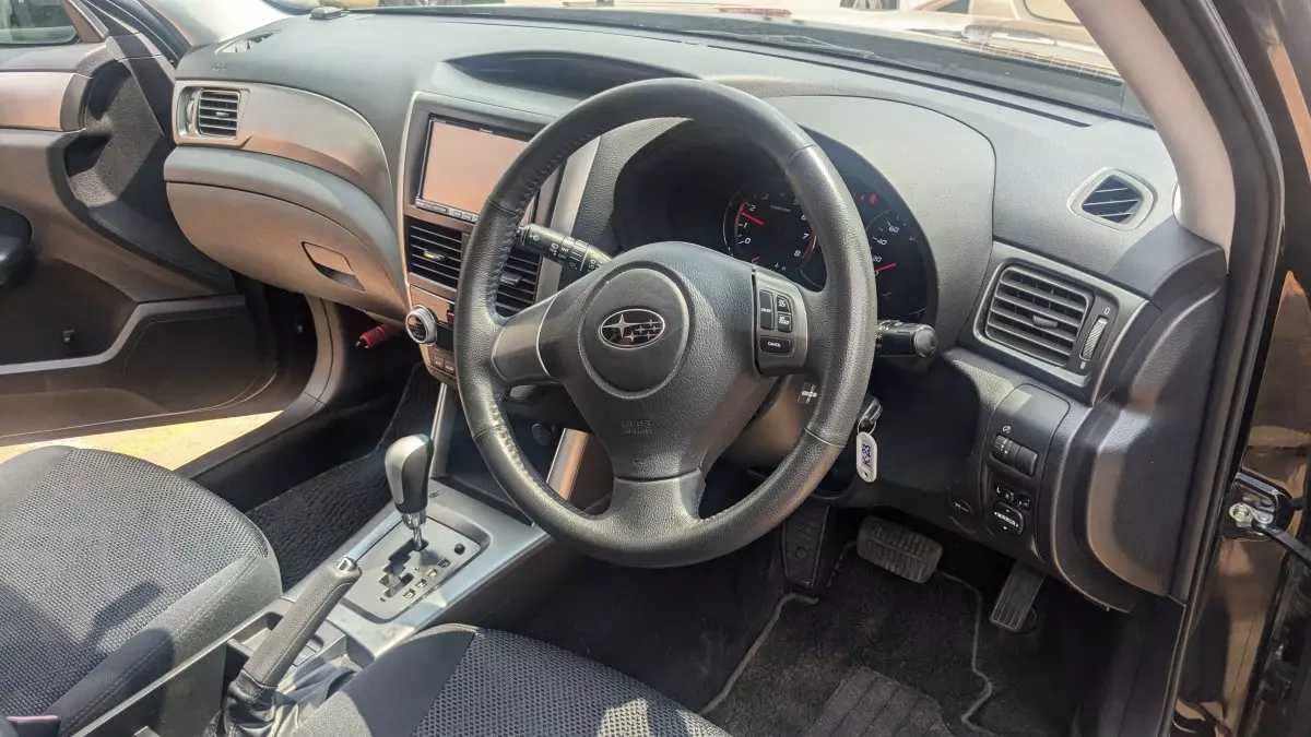 interiorFront