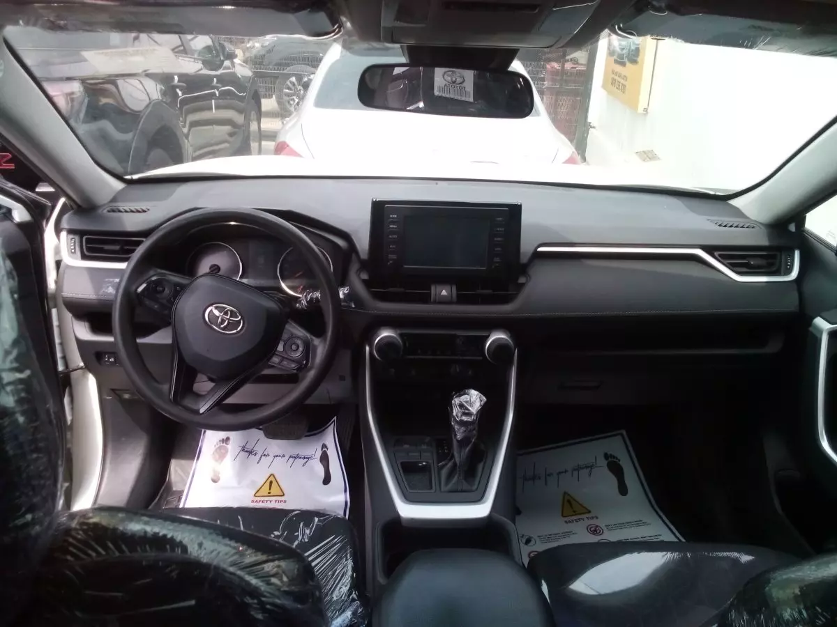 interiorFront