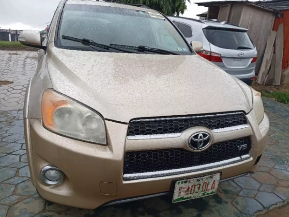 Toyota RAV 4 - 2011