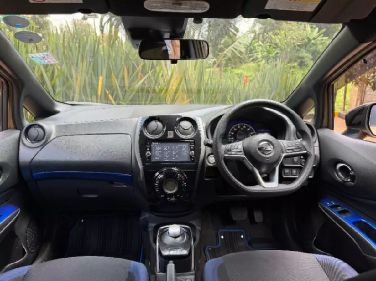 interiorFront