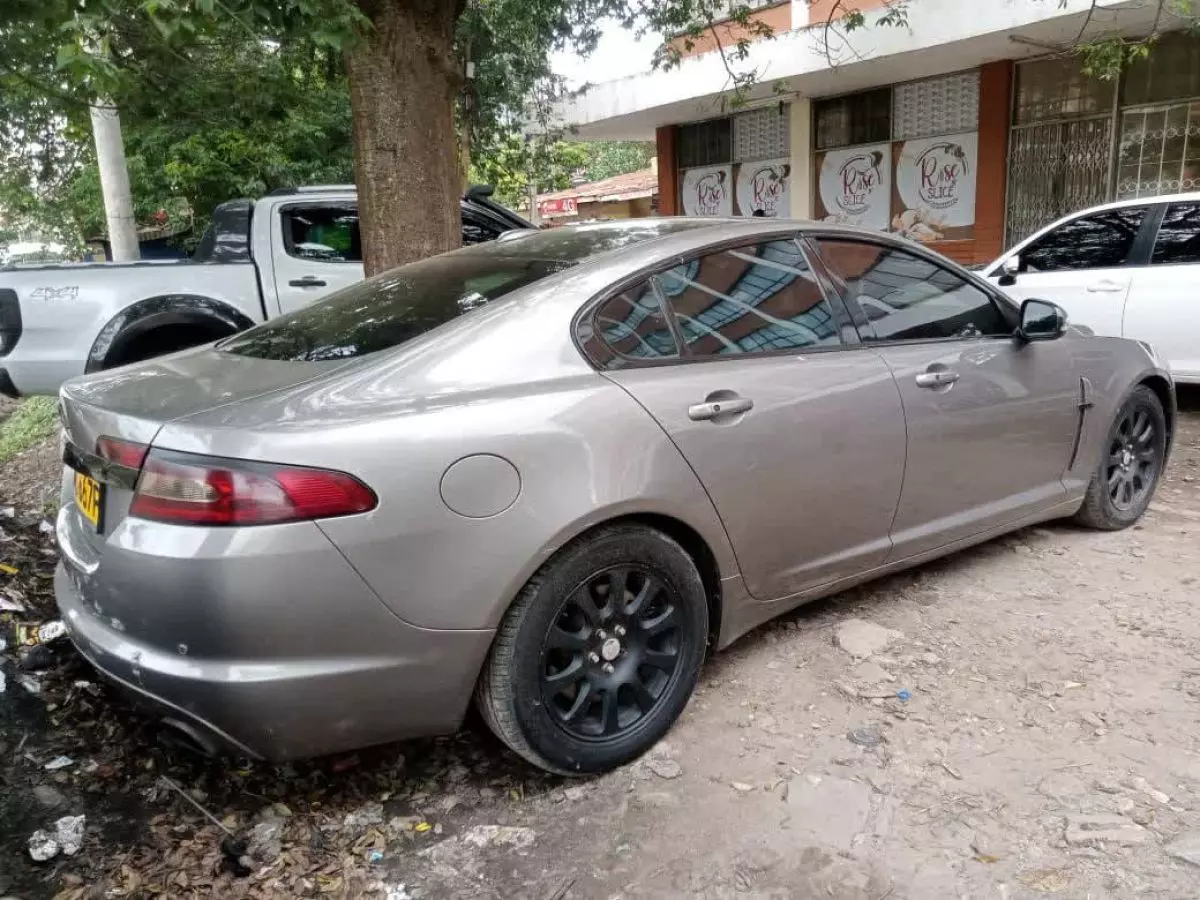 car Right Back