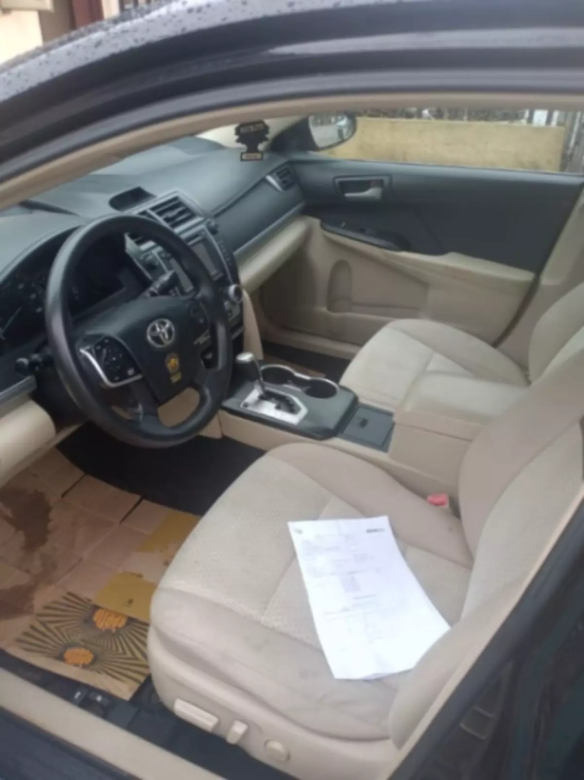 interiorFront