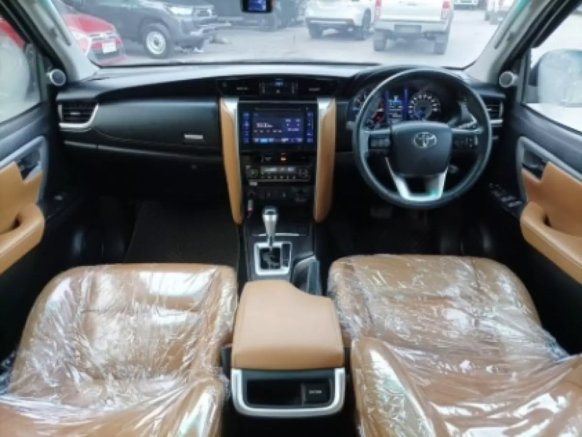 interiorFront