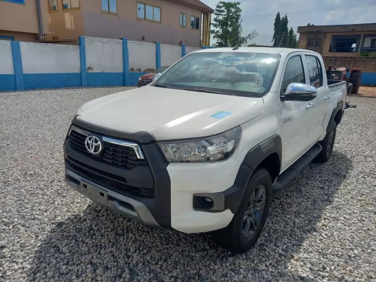 Toyota Hilux - 2023