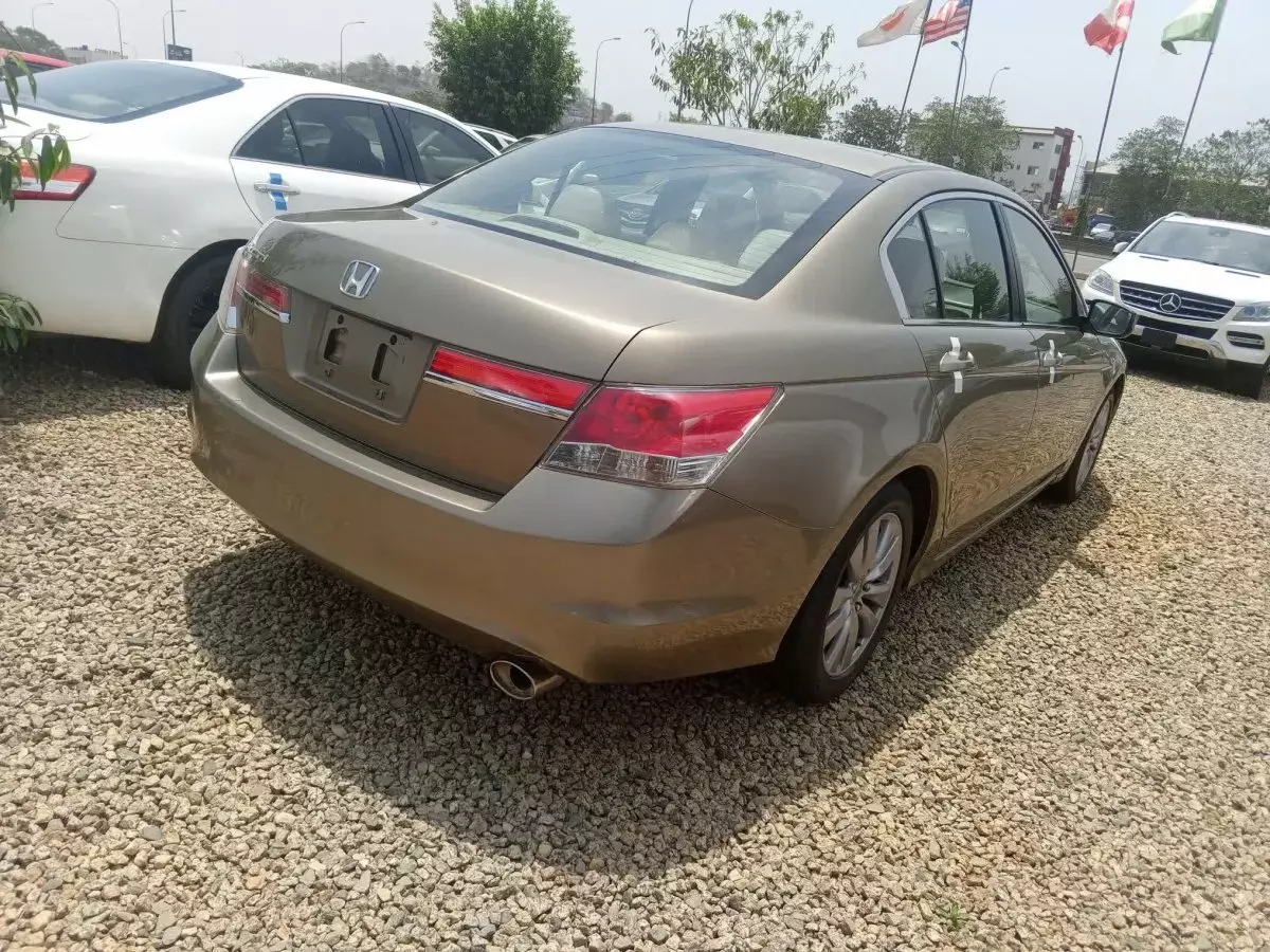 car Right Back