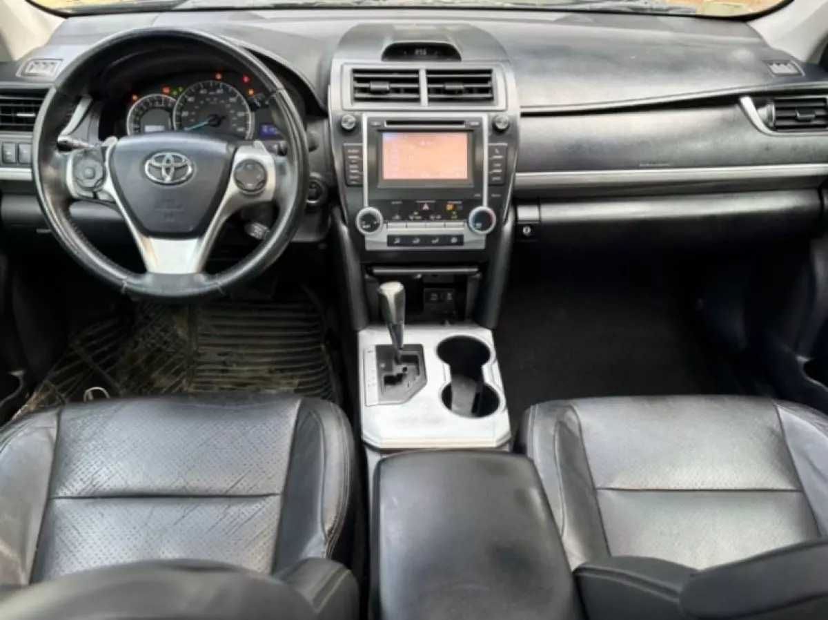 interiorFront