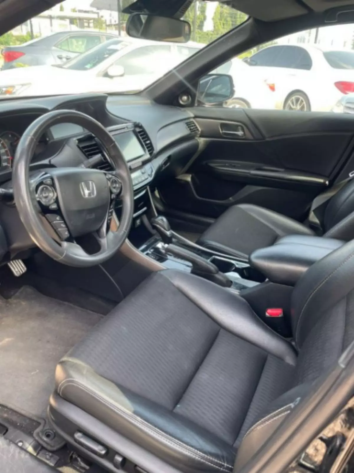 interiorFront